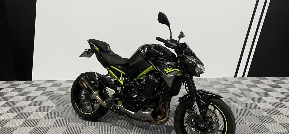 Kawasaki Z900 6900 KM / Echappement AKRAPOVIC