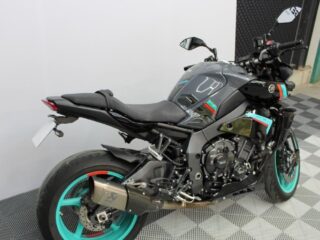 Yamaha MT-10 CYAN STORM AKRAPOVIC TRES BELLE